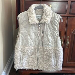 Abercrombie and fitch, size medium, Sherpa vest